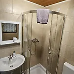 Mala Kuca, Lič