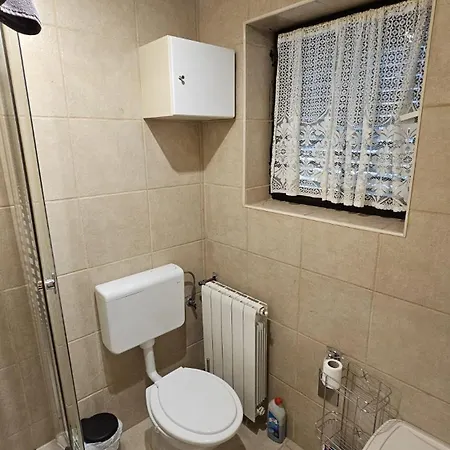 Alpesi faház Mala Kuca, Lič