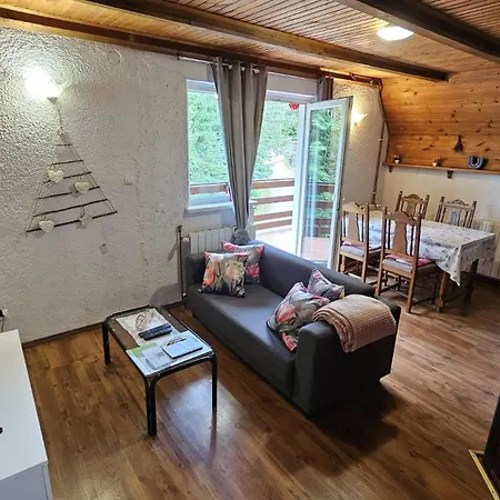 Mala Kuca, Domek alpejski *