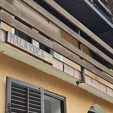Domek alpejski Mala Kuca, *