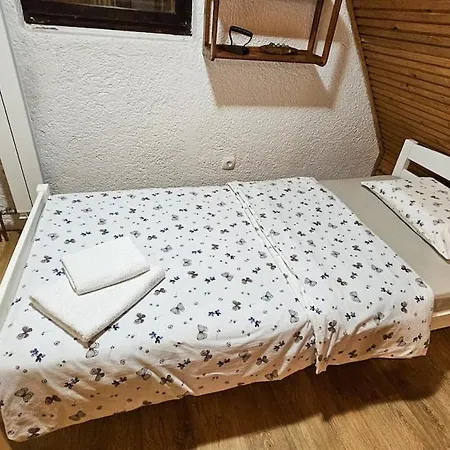 Brvnara Mala Kuca, *