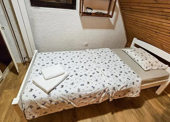 Brvnara Mala Kuca, *