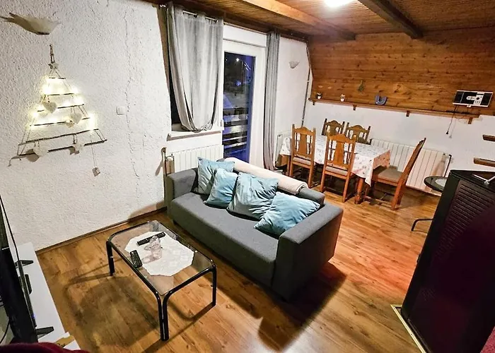 Mala Kuca, Brvnara Lic